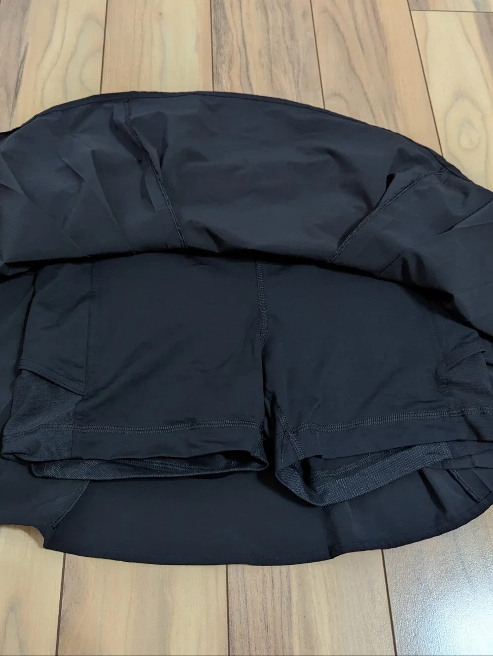 EUC! Lululemon Side Pleat Tennis Skirt In Black Size 6